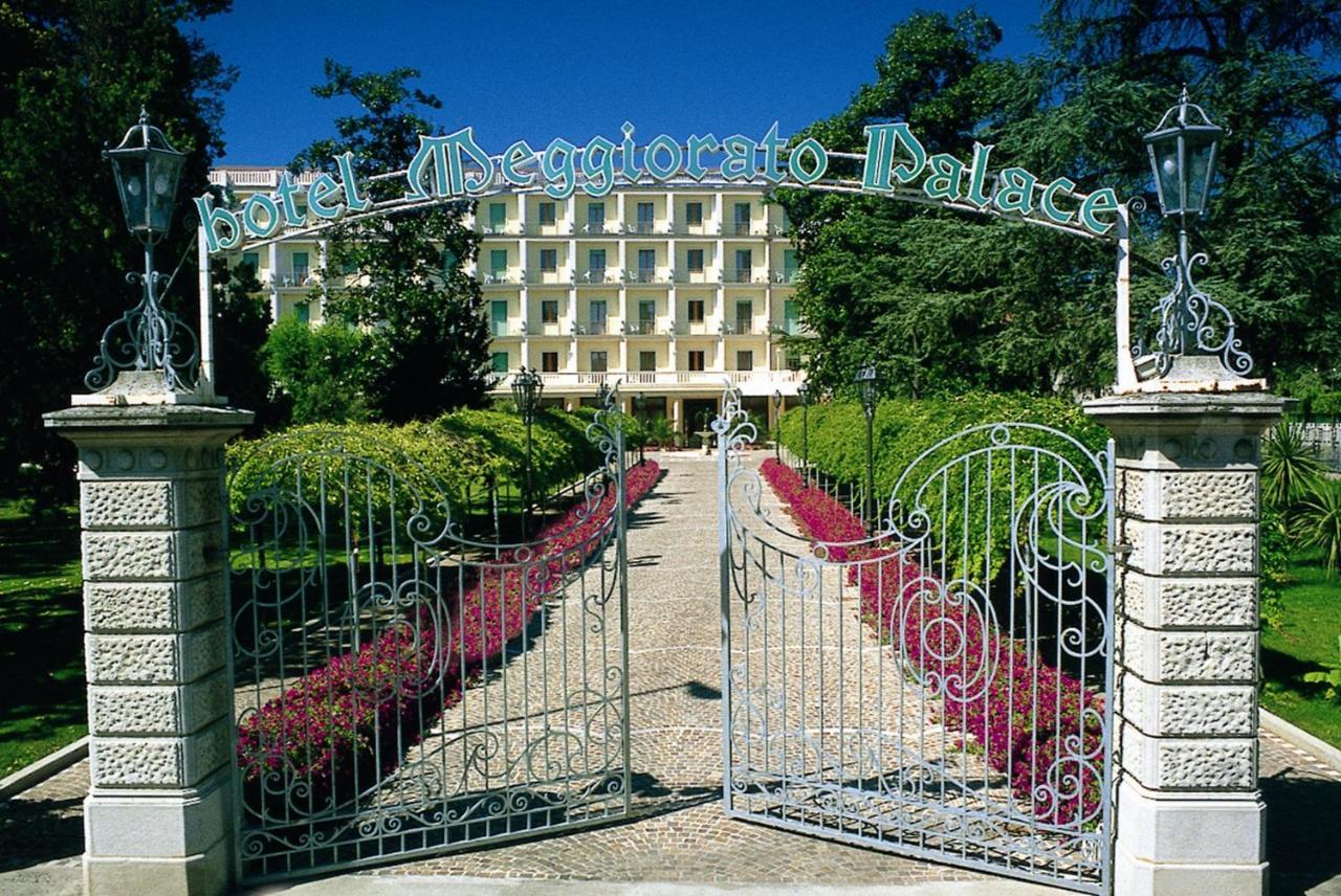 Palace Hotel Meggiorato อาบาโนแตร์เม ภายนอก รูปภาพ