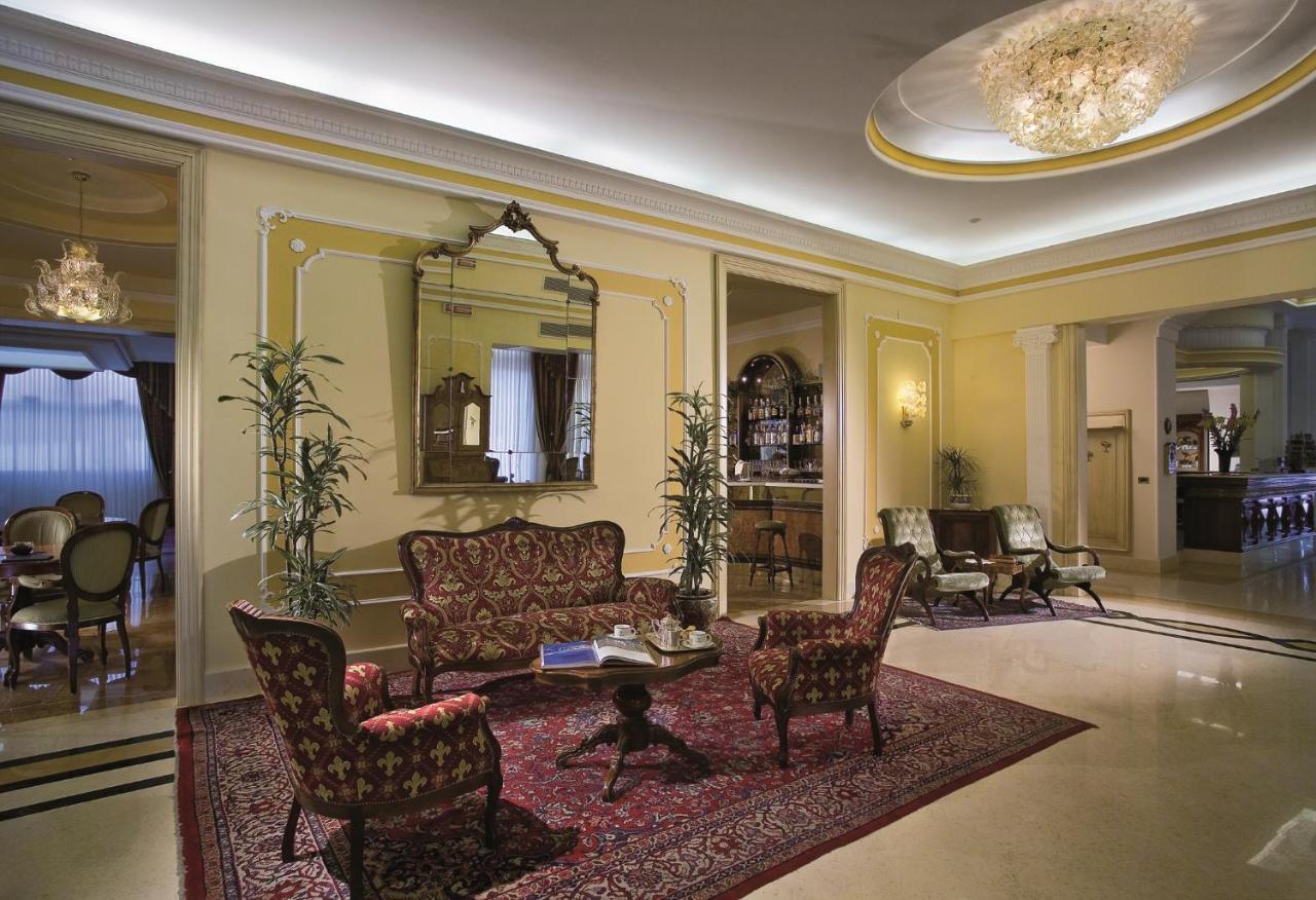 Palace Hotel Meggiorato อาบาโนแตร์เม ภายนอก รูปภาพ