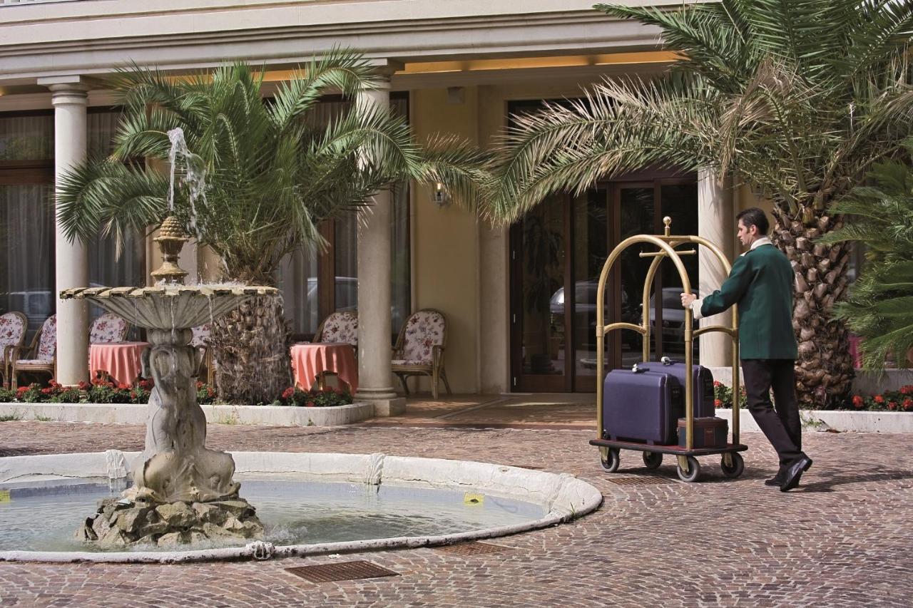 Palace Hotel Meggiorato อาบาโนแตร์เม ภายนอก รูปภาพ