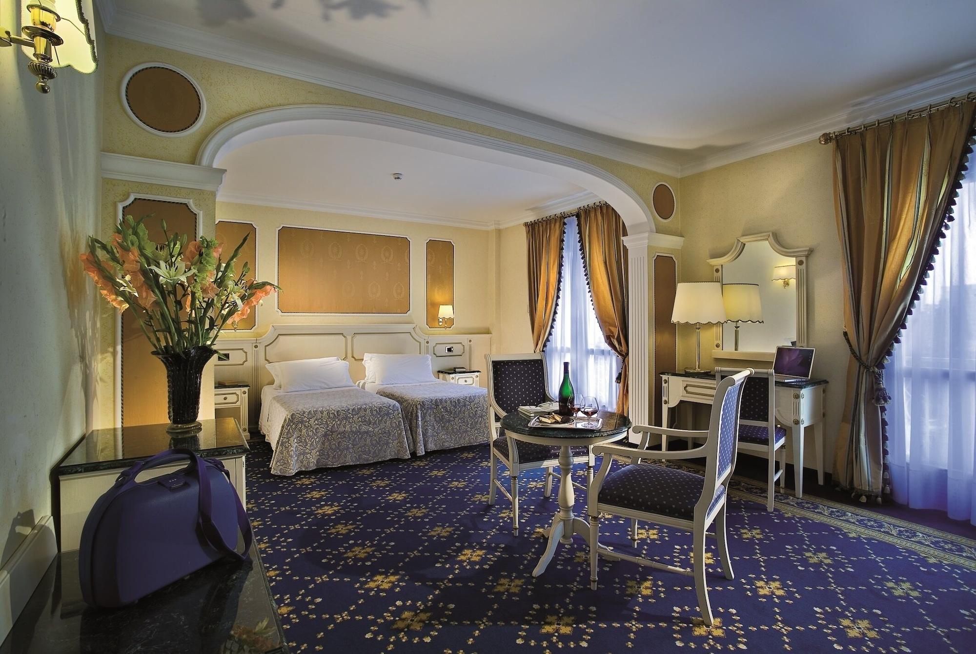 Palace Hotel Meggiorato อาบาโนแตร์เม ภายนอก รูปภาพ