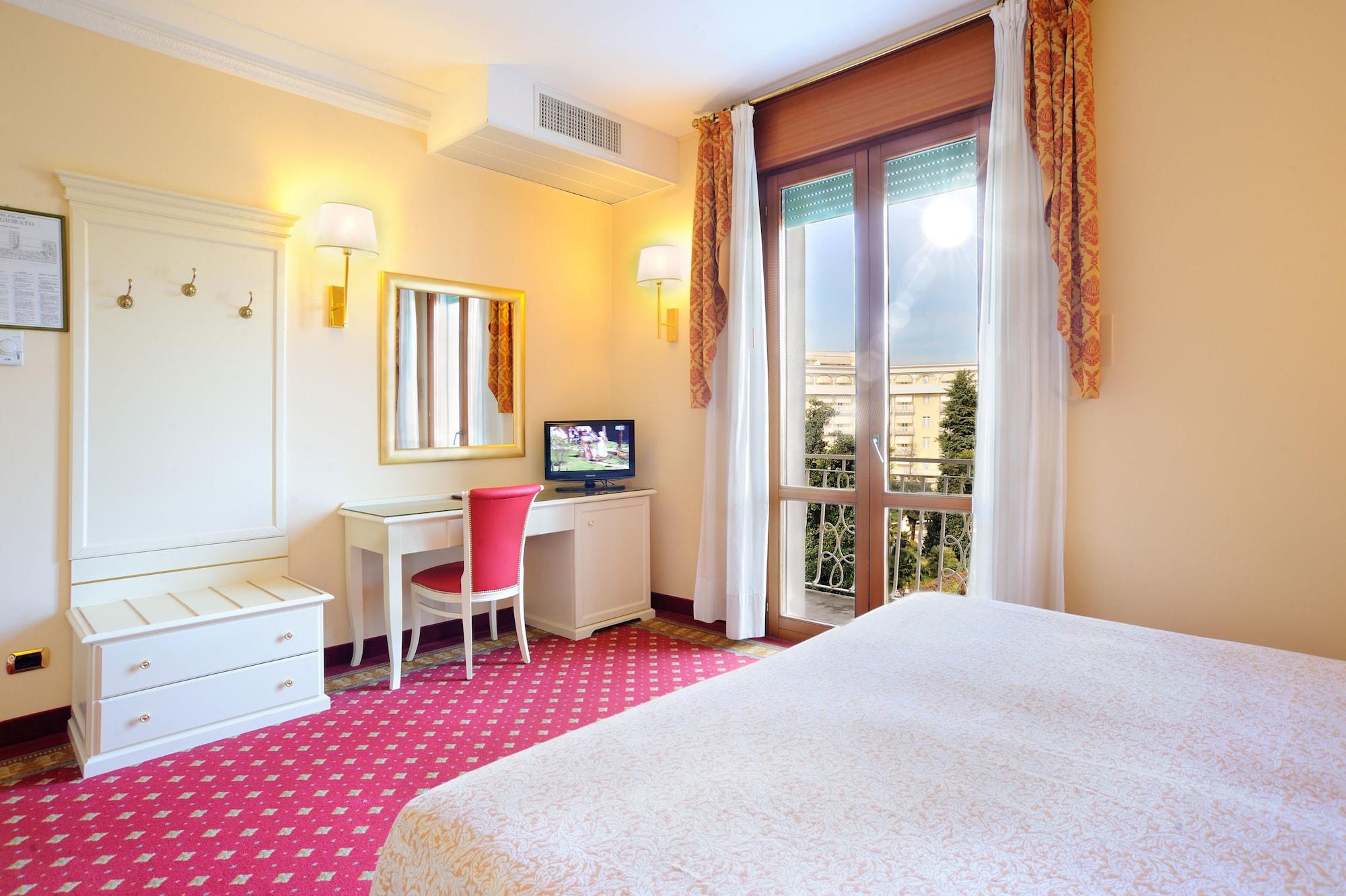 Palace Hotel Meggiorato อาบาโนแตร์เม ภายนอก รูปภาพ
