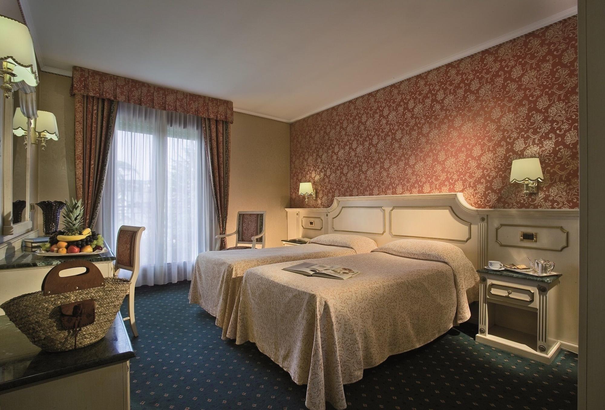 Palace Hotel Meggiorato อาบาโนแตร์เม ภายนอก รูปภาพ